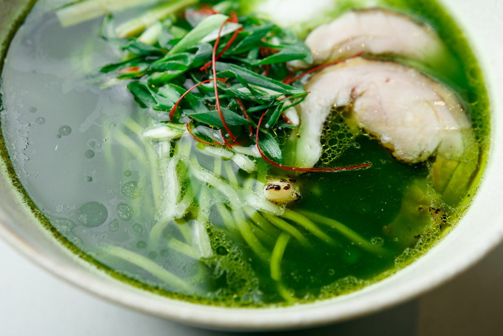 蟹と柑橘の抹茶ラーメン