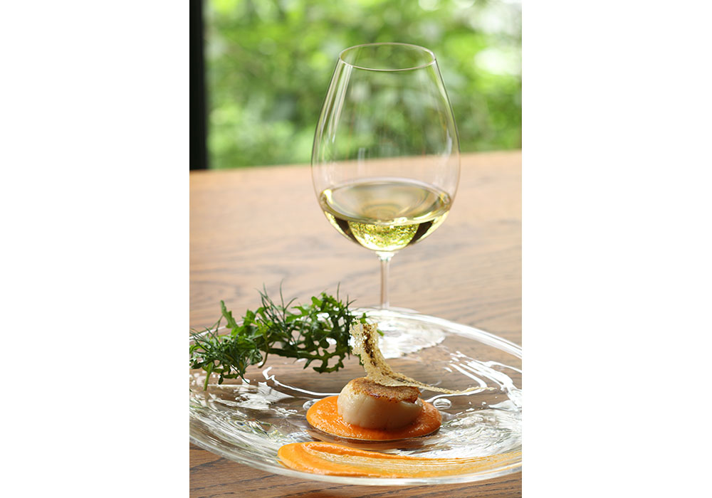 [Viognier]ホタテのサブレ　赤ピーマンとココナッツのクーリ