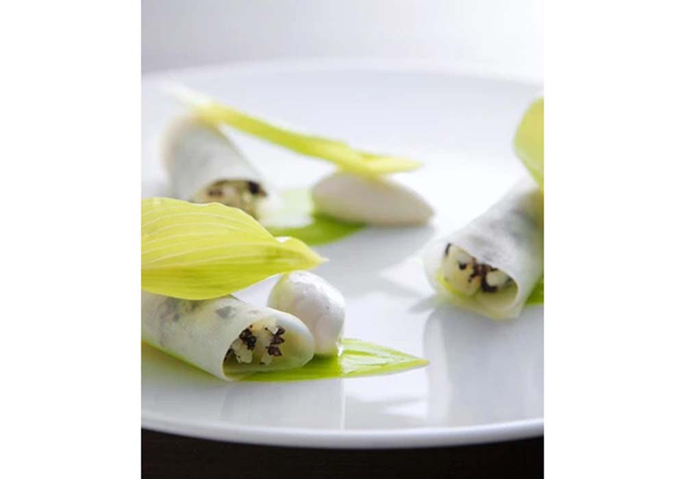 ジャガイモとウルイとトリュフ、アンチョビクリーム