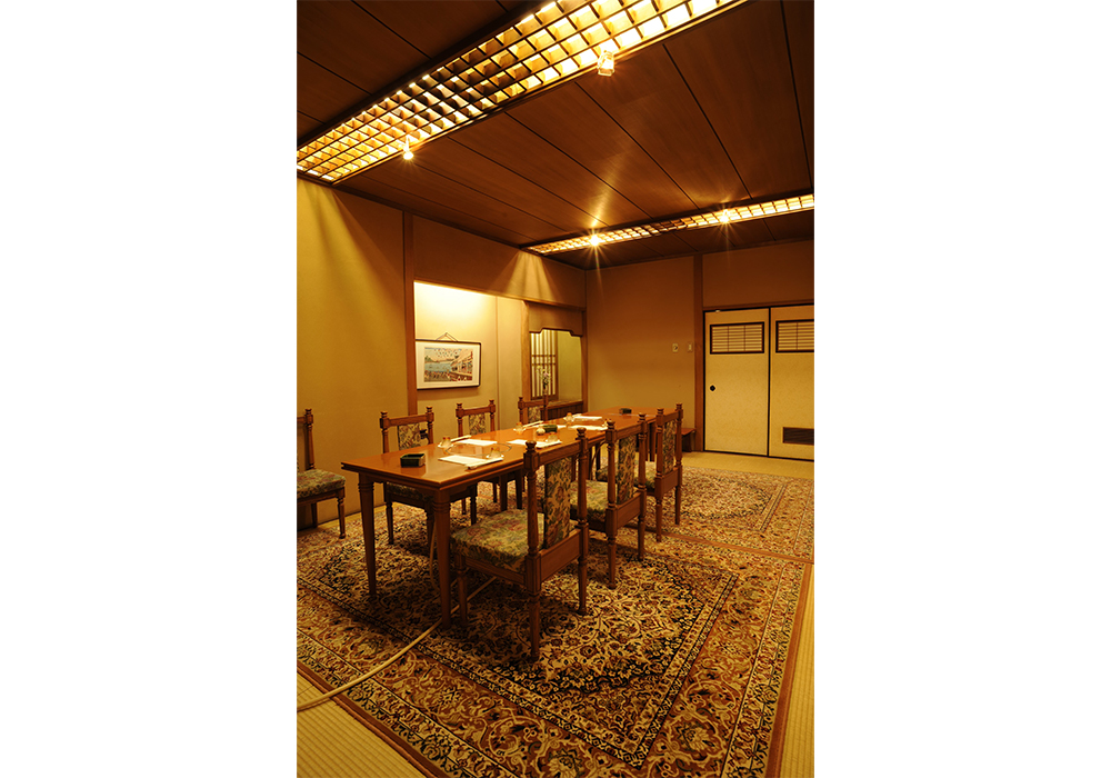個室はテーブル席、掘りごたつ、お座敷など様々なタイプを用意。