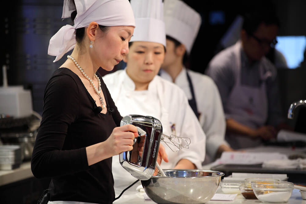 ハンドミキサーで撹拌