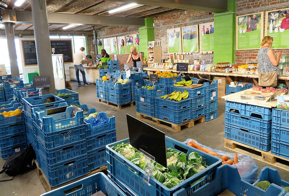 搬送コンテナのディスプレイで困る客はいない