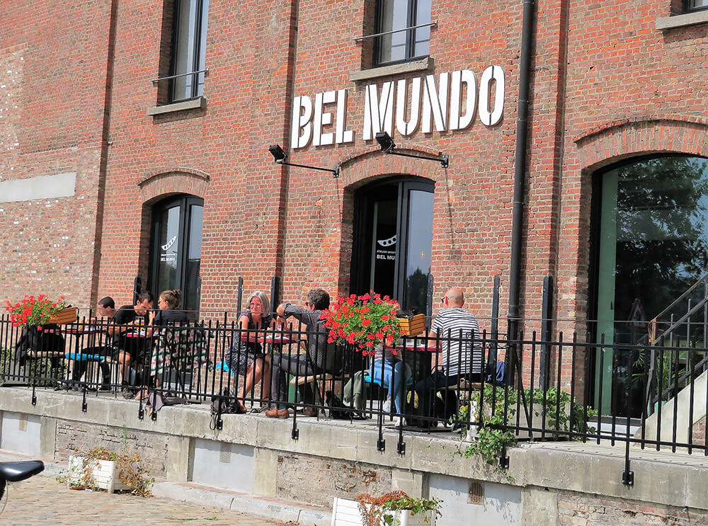レストラン「ベル・ムンド」