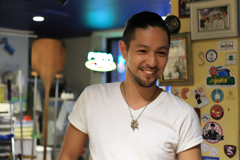 太田賢二さん 静岡県出身。ナポリ「マリーノ」で働き、帰国後はピッツァの技術指導をする立場も経験。2014年、武蔵小山に「ラ・トリプレッタ」をオープン。18年4月、同駅の反対側にピッツァ・フリッタがメインの店「パレルモ プラス」を開く。