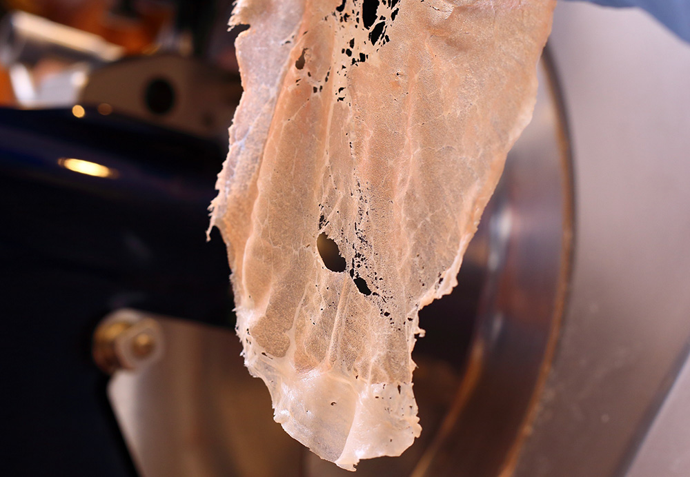 向こうが透けて見え、理想の1枚8gスライス