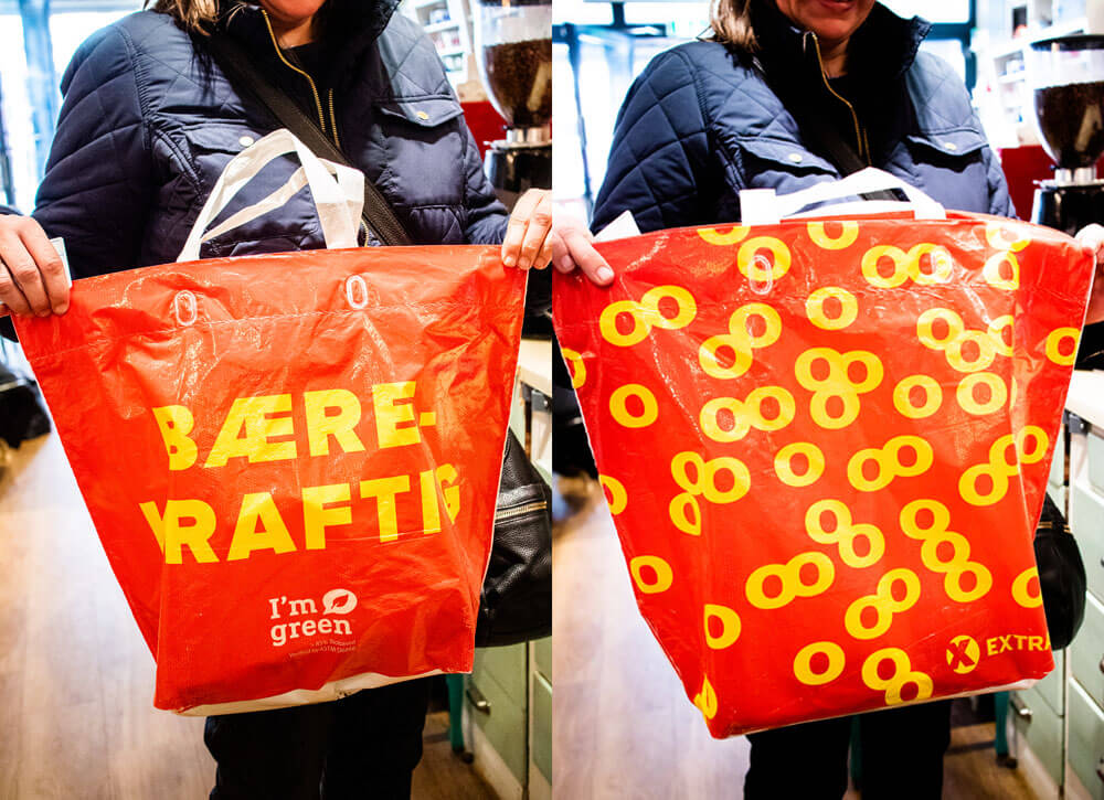 スーパー「EXTRA」の使い捨てではない袋。