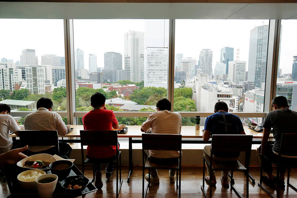 赤坂プリンスホテルの跡地に建つ東京ガーデンテラス紀尾井町ビル内のヤフー社員食堂