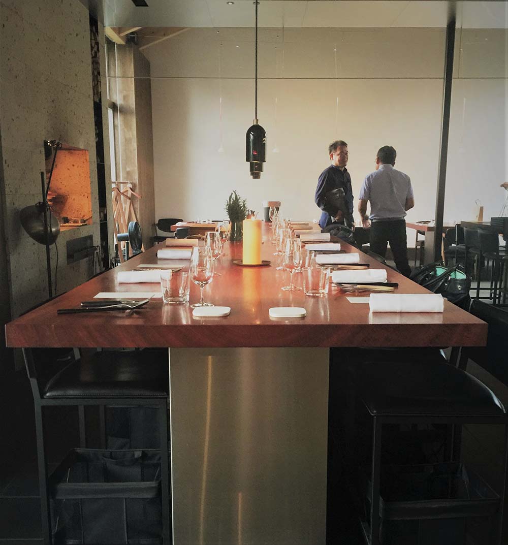 レストラン「Maruta」内装