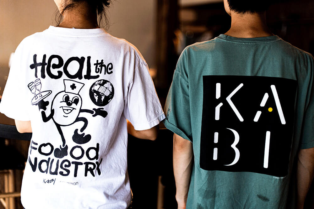 ドネーションサイトで販売されたTシャツ