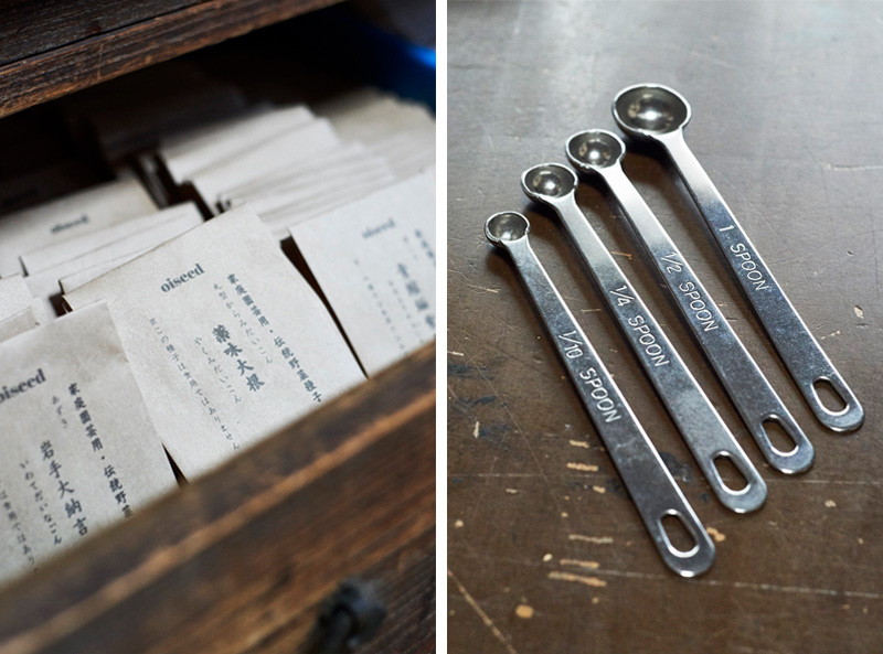 タネ袋とスプーン
