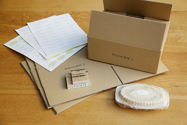 通販で取り入れたこと 店のロゴをスタンプやシールにして、寂しく見えがちな段ボールやパッケージにアクセントを持たせた。ちょっとしたことで特別感が出せ、贈り物需要も喚起。