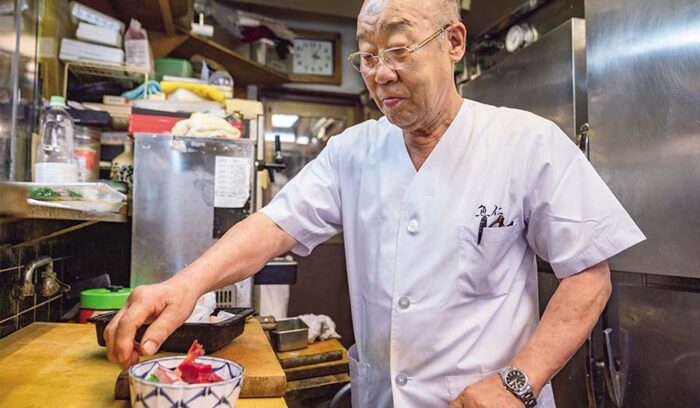83歳の料理人。「周りがどんどん変わっていく中で、踏ん張ってきたんだ」