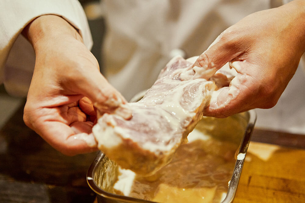 ヨーグルトと酒粕、白味噌の漬け床