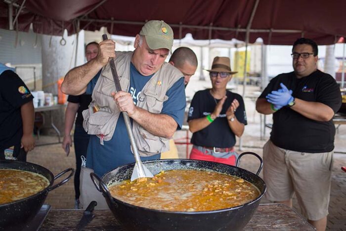 災害時に温かい食事を提供するシェフ組織「World Central Kitchen」