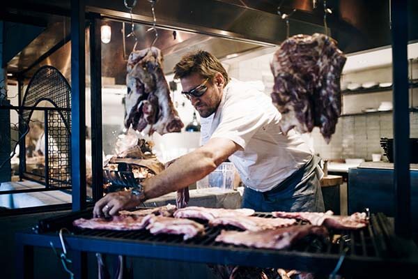 肉屋併設のレストランで熟成肉を堪能