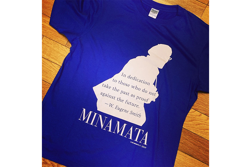 水俣市でのプレミア上映会に関わったメンバーたちが作ったＴシャツ。