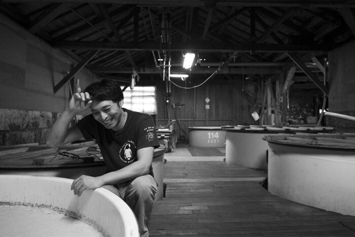 大地からの声――32        酒のポテンシャルを全方位的に上げていく。        宮崎「渡邊酒造場」渡邊幸一朗さん