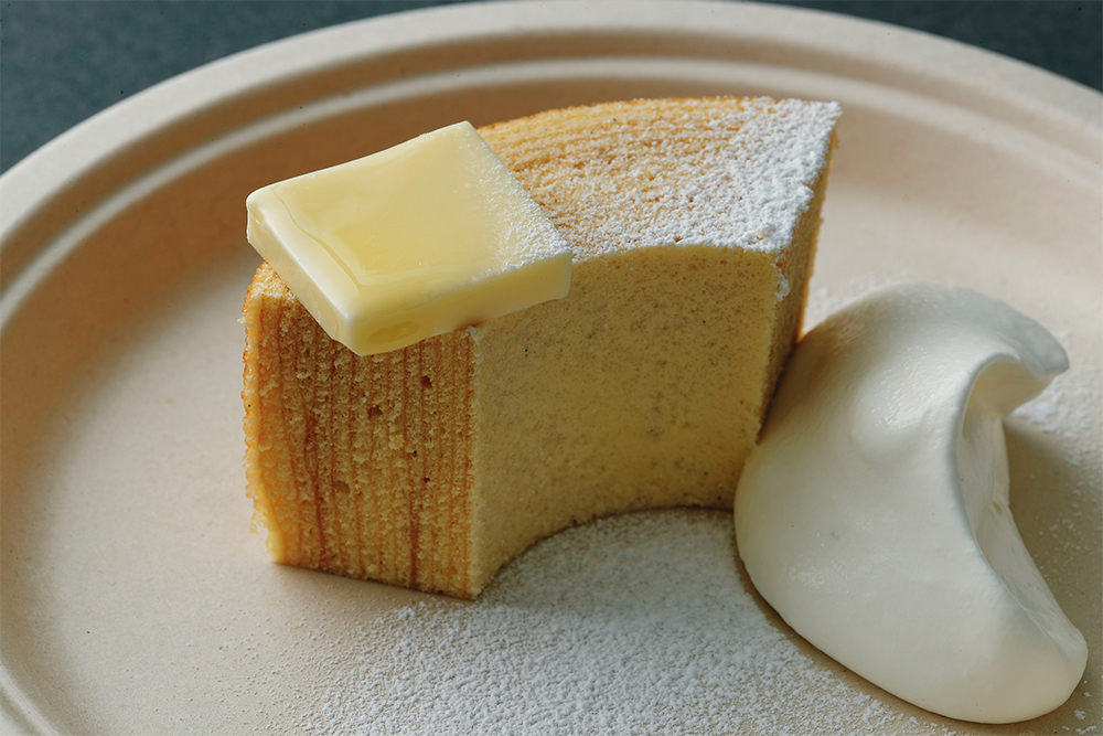 THEOが活躍すると、焼きたてバウムクーヘンが身近になる。楽しみ方も多様化する。