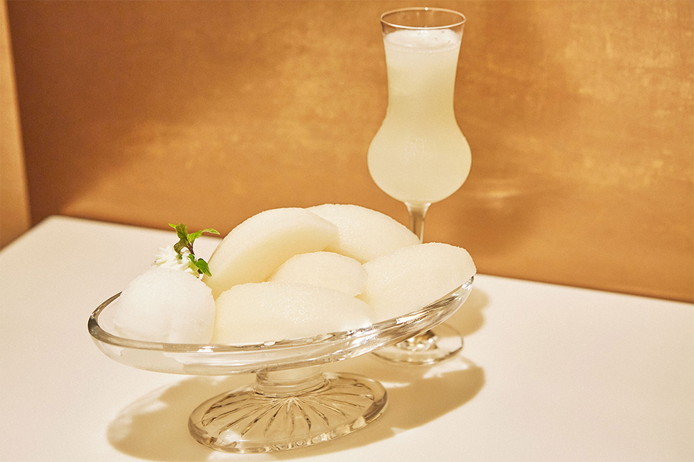 「恵水セット」（カットフルーツと自家製ジェラートの盛り合わせ、搾りたてジュース）1250円（税込）