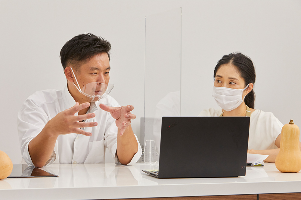 参加者からの質問一つひとつに誠実に答えてくれた辻シェフ。「シェフがとても優しく質問に答えてくれたので、リラックスして楽しく受講できました」という声もたくさん届いた。