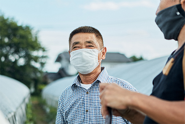 最盛期には50人以上いた黒こだますいかの生産者も、一度価格が下がったことや栽培の難しさから、生産者は14人ほどに減ったという。板橋さんは貴重な黒こだますいか生産者。