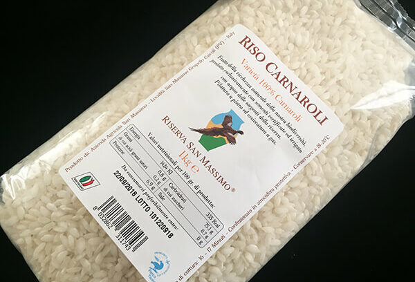 自然保護区で作られるカルナローリ米