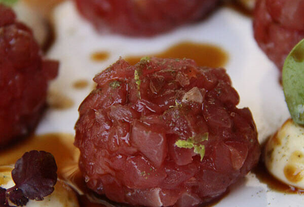 話題の二ツ星シェフが手掛けるビストロ誕生