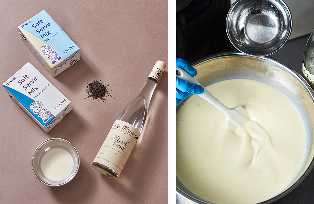 （写真左）30種類ほど豊富な種類がある「ソフトクリームミックス」（左上）の中からベースを選び、茶葉、キルシュ、生クリームをはじめ、好みの副材料（注）を加えてアレンジして店のオリジナルフレーバーを作ることができる。 （写真右）作り方はいたって簡単。ソフトクリームミックスを殺菌したボウルに入れ、副材料を混ぜ合わせてからフリーザーにセットするだけ。焼き菓子やお菓子のパーツを組み合わせれば、最小限の手間でオリジナリティ溢れるソフトクリームメニューが提供可能に！ （注）副材料は殺菌済のものに限る。