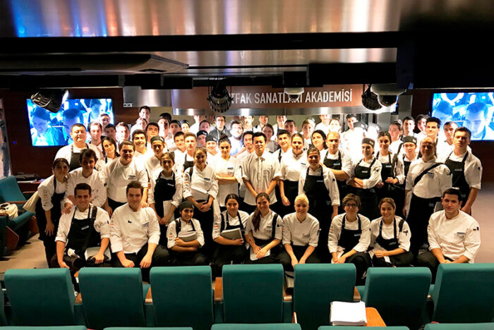 イスタンブール、Maksut Ascar