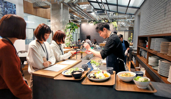 社会に働きかける社食、ユナイテッドの「UB1 TABLE」