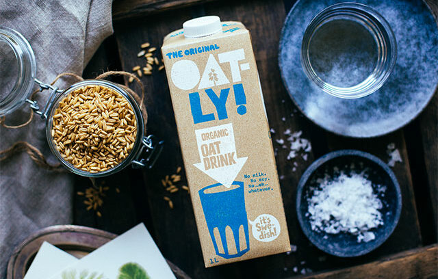 牛乳に替わる？ 環境に優しいオーツ麦ミルクの波