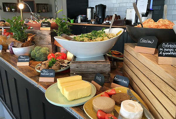 ヴィーガン料理でバリアフリーなブランチを