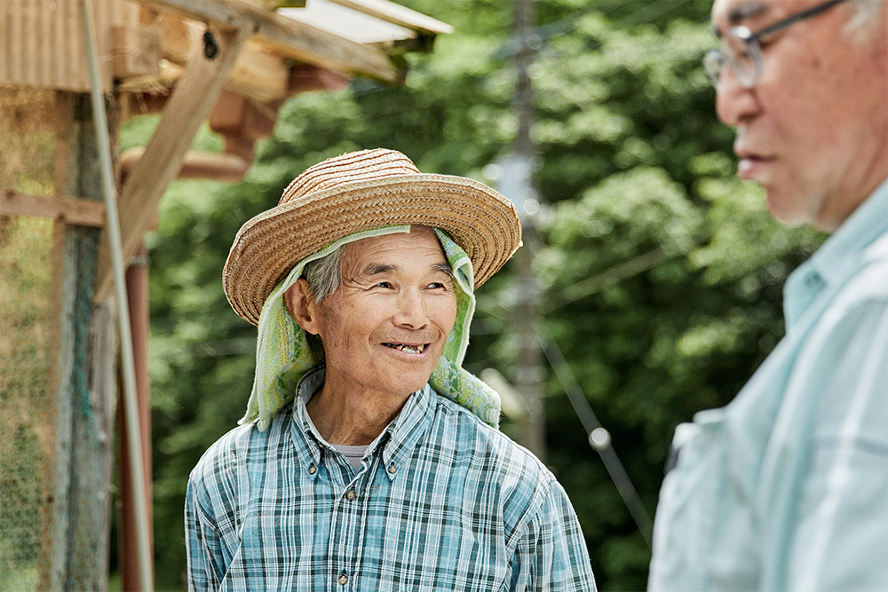 養鶏家の須賀川光さん。