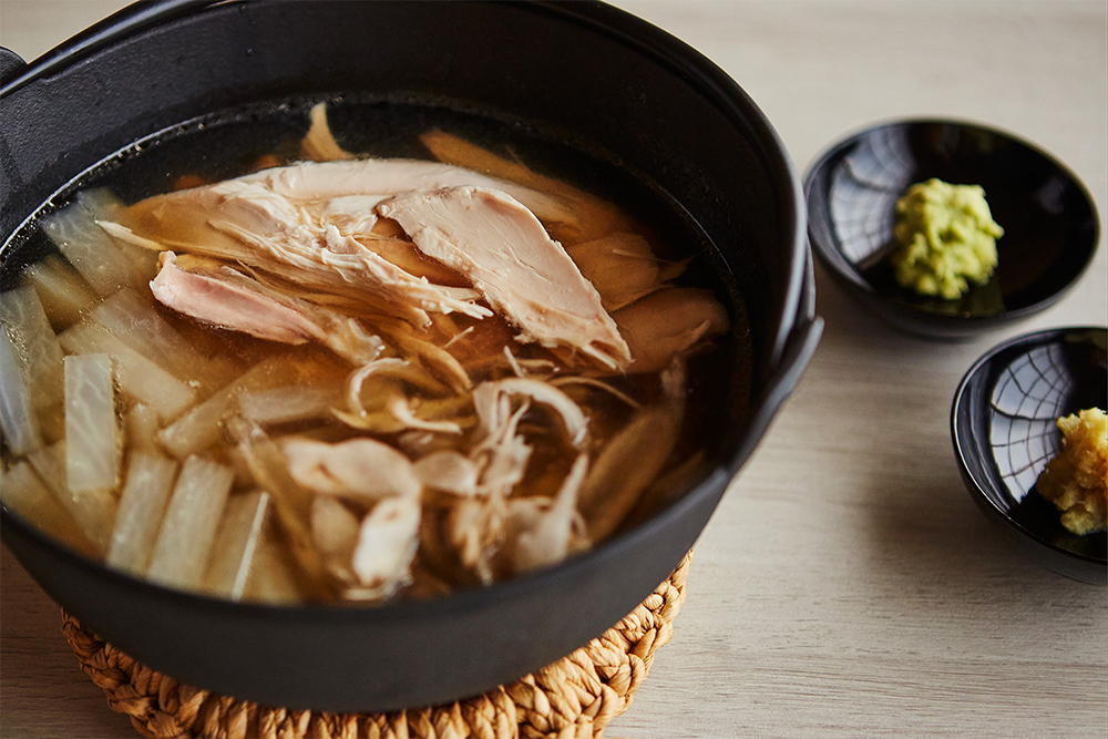 具は奥久慈しゃもの他、ゴボウのささがきとダイコンのみ。