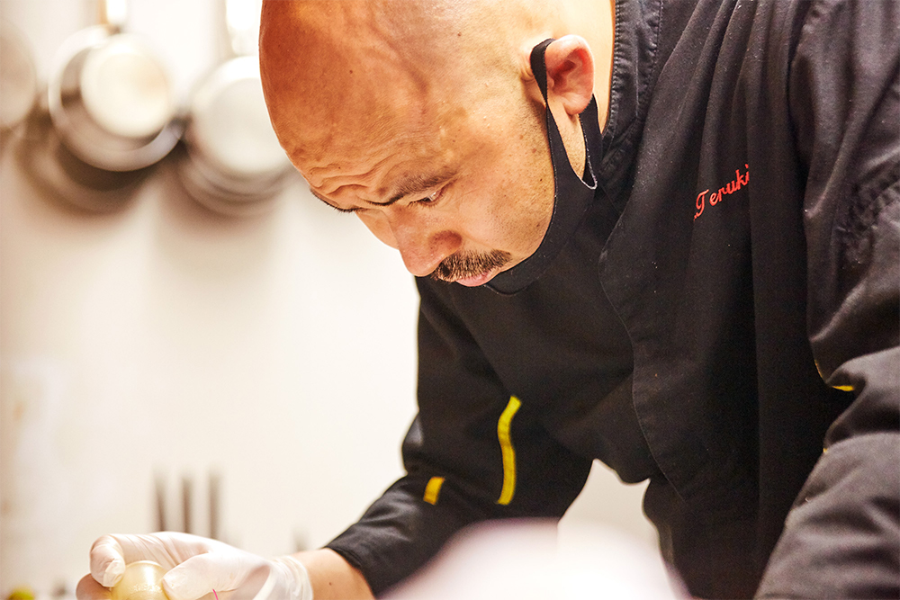 東京・八丁堀のフランス料理店「シック・プテートル」の村島輝樹シェフ