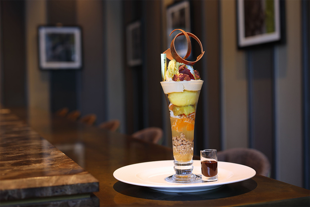 「パフェ　ベニユウカ」、1600円（税込）。