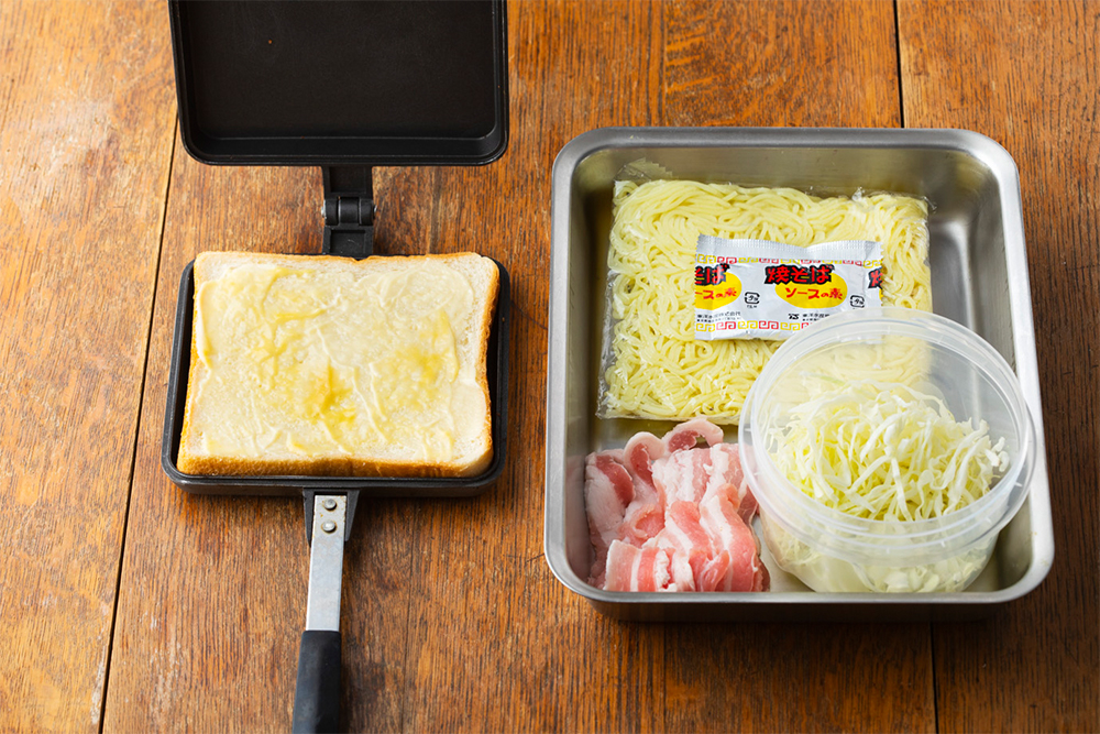 「焼きそばホットサンド」材料と作り方