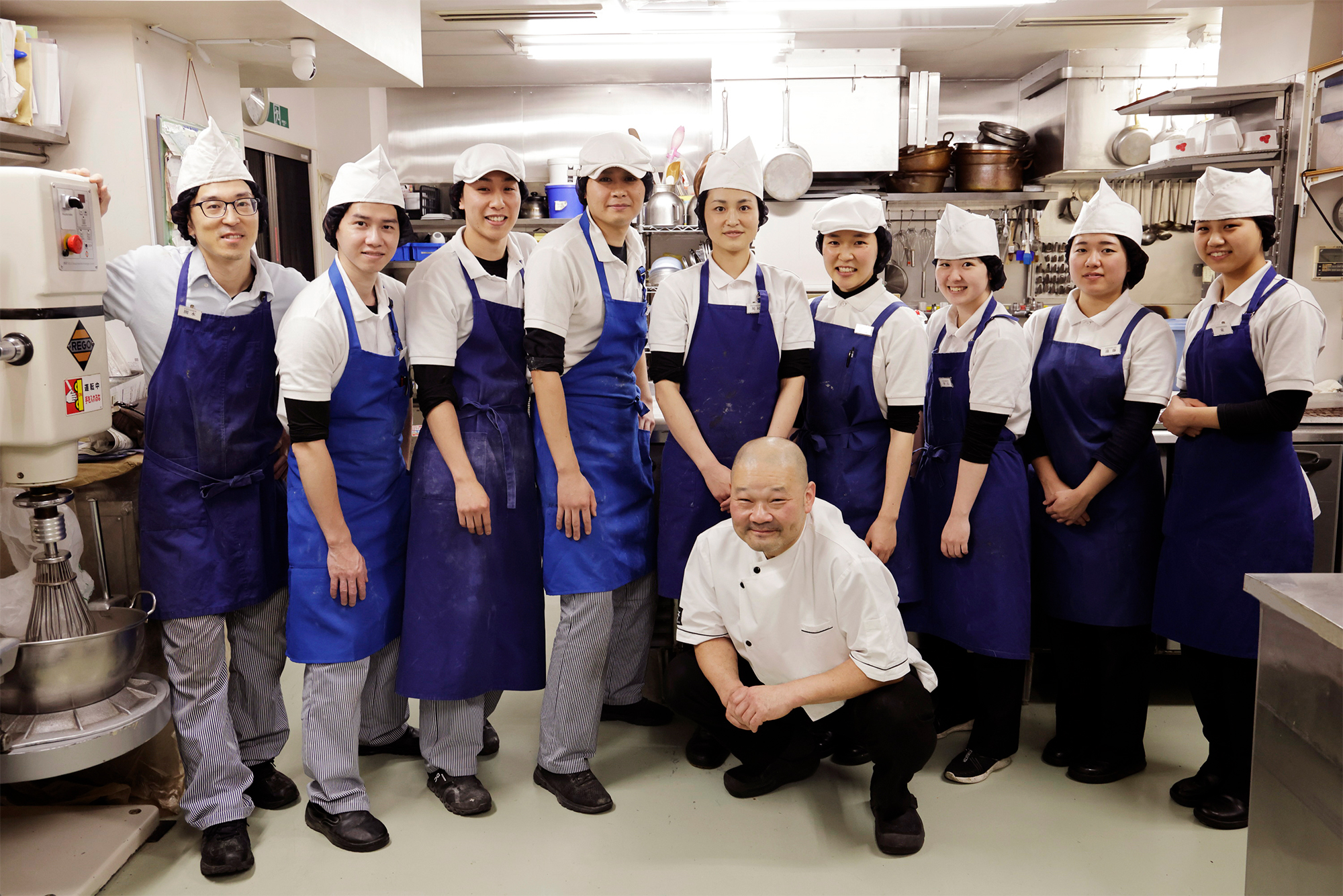 店は年中無休だが、月曜と木曜午後は製造スタッフが休みを取る。生菓子がなくとも焼き菓子やコンフィチュールで営業し、経営のバランスをとる。