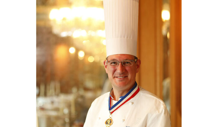日本にいながら、フランスM.O.F.受章シェフに学べる歴史ある講習会