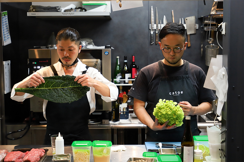 右・加藤智樹さん、左・根本憲仁さん。
