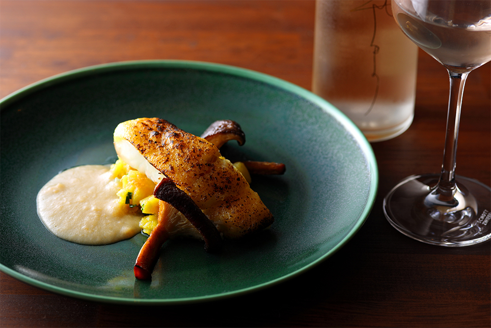 「相馬・清昭丸のヒラメのヴィエノワーズ 愛椎ファミリーの椎茸とニッケイファームのアンデスレッド」