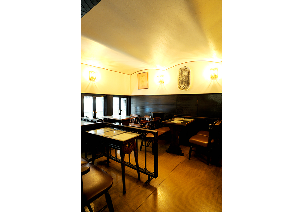 店内は1、2階が禁煙、３階が喫煙。