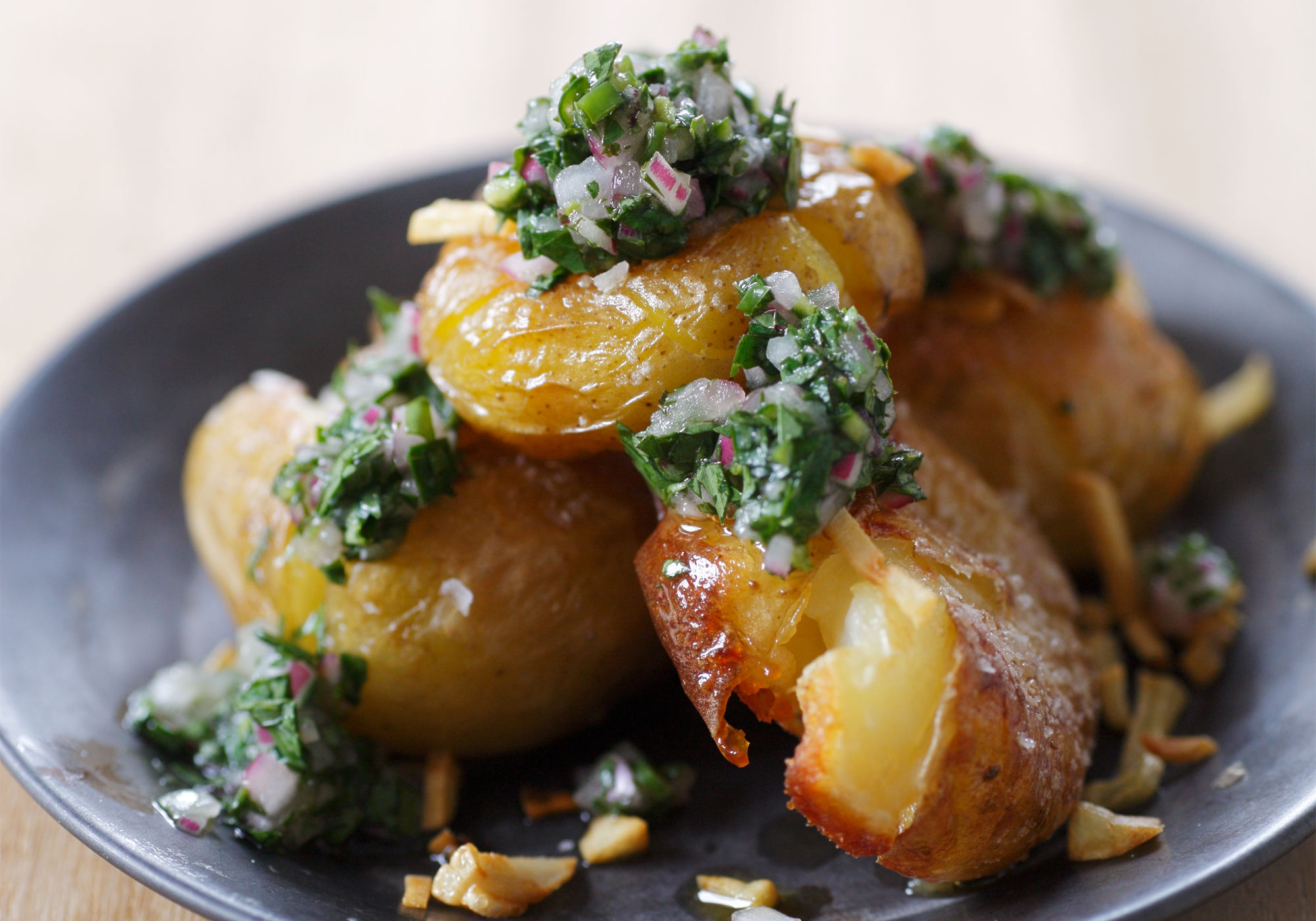 プラントベースの始め方03 潰した割れ目が極上のおいしさ　げんこつジャガイモとモーリョ・ヴェルデ ポルトガル料理研究家　馬田草織さん