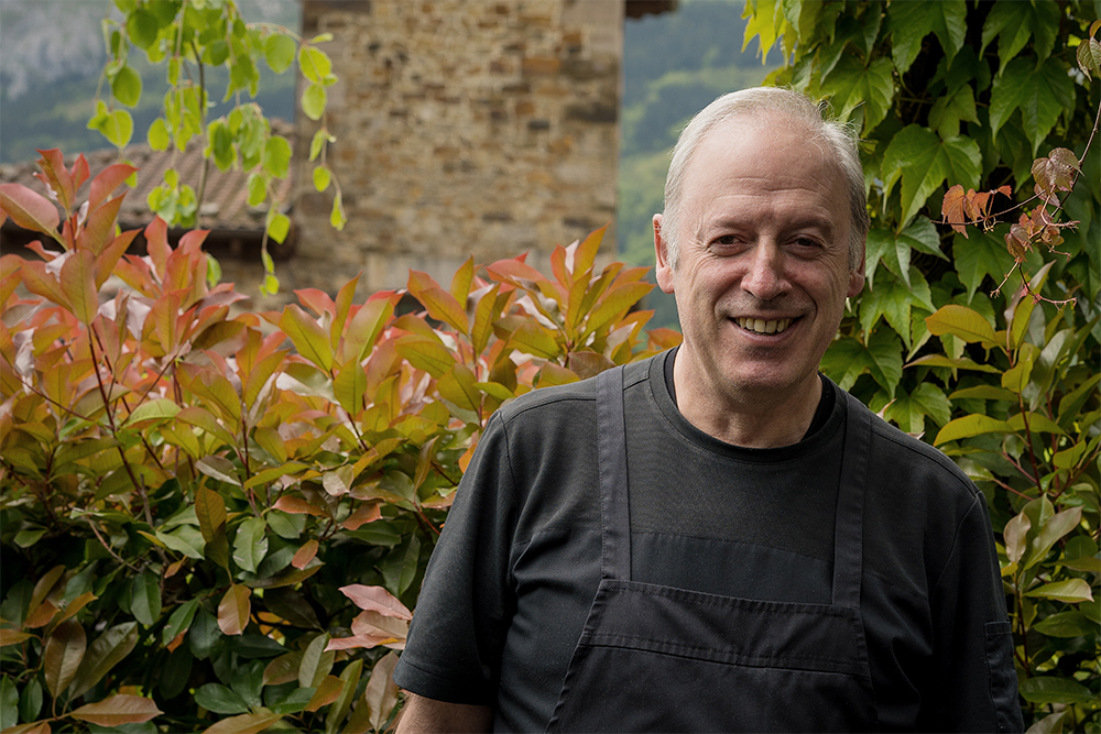 世界的な人気で予約困難な「アサドール・エチェバリ」のビットールシェフ。photograoh by Oscar Oliva