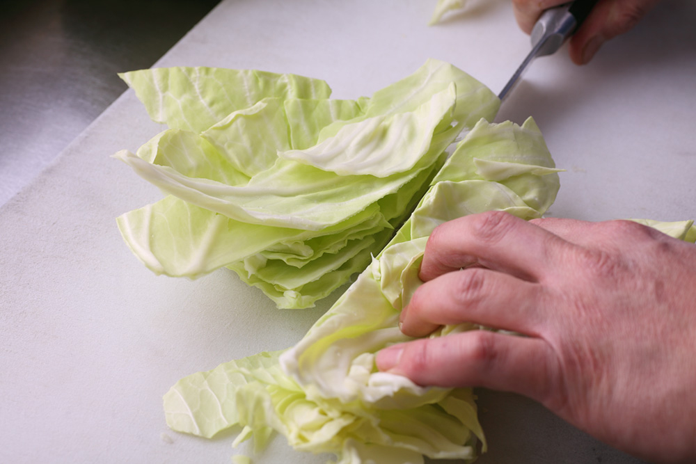 [１]キャベツを刻む