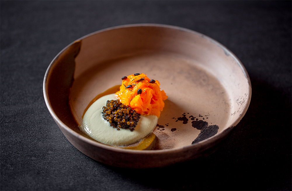 ムーヒンのカボチャ料理。ピクルス液がしみ込んだカボチャを美味に活用することで、ホワイトラビットの食品廃棄物削減に役立っている。