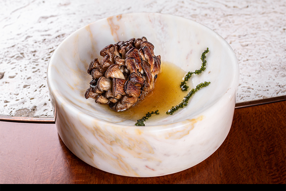 ツインズガーデンでは、ロシアの広大な国土を巡る「ロシア再発見」メニューに加え、完全にベジタリアンに対応したテイスティング・メニューも提供している。(photo by Roman Susov)