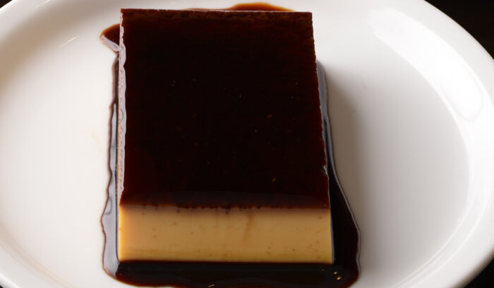 常識外れのカラメルづくり「大人用プリン」