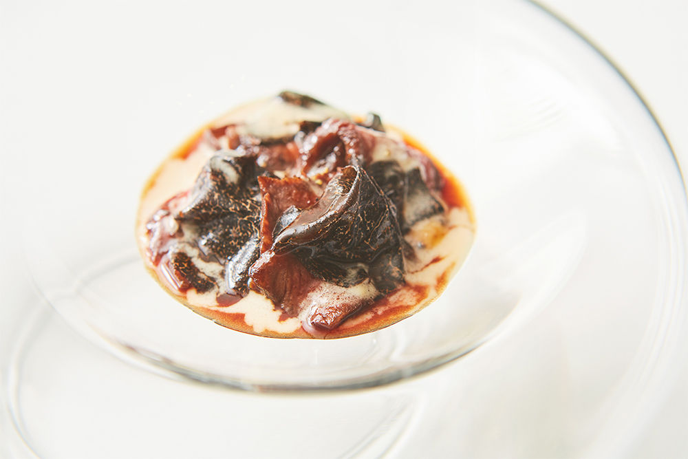 「常陸牛のウデ肉の赤ワイン風味 ジャガイモとトリュフのピューレ」