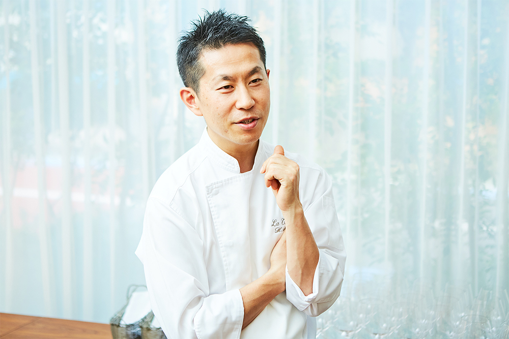 食材を気に入って使い始めると10～20年の付き合いになるというシェフ。一度絆をもった生産者との関係は大切に育む。